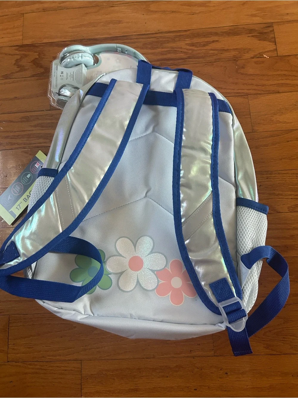 NWT girls 17” backpack , lunch bag & headphones 3pcs set